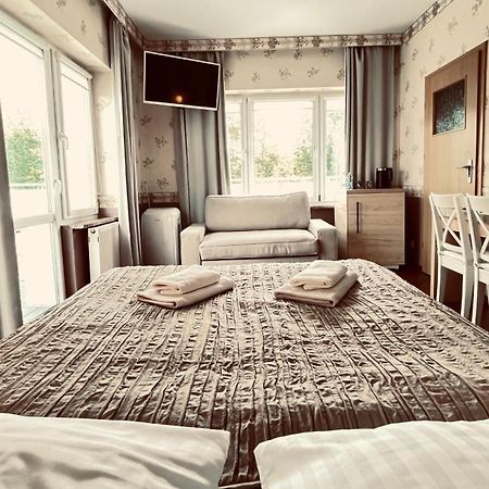 Hotel Bellevue คาร์จีโควี ห้อง รูปภาพ
