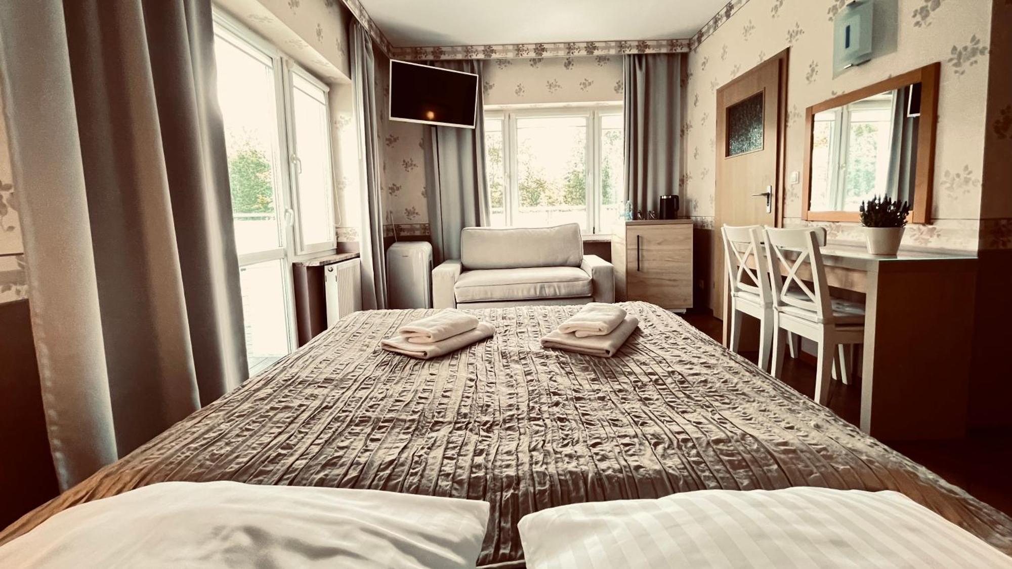 Hotel Bellevue คาร์จีโควี ห้อง รูปภาพ